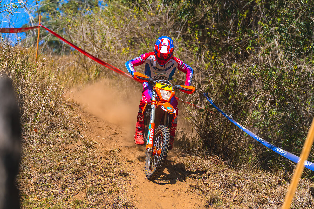 RILEY MCGILLIVRAY 02