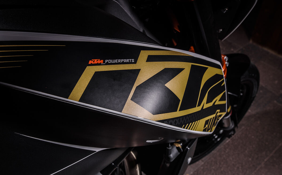 2015-11-26 KTM DUKE 690-313