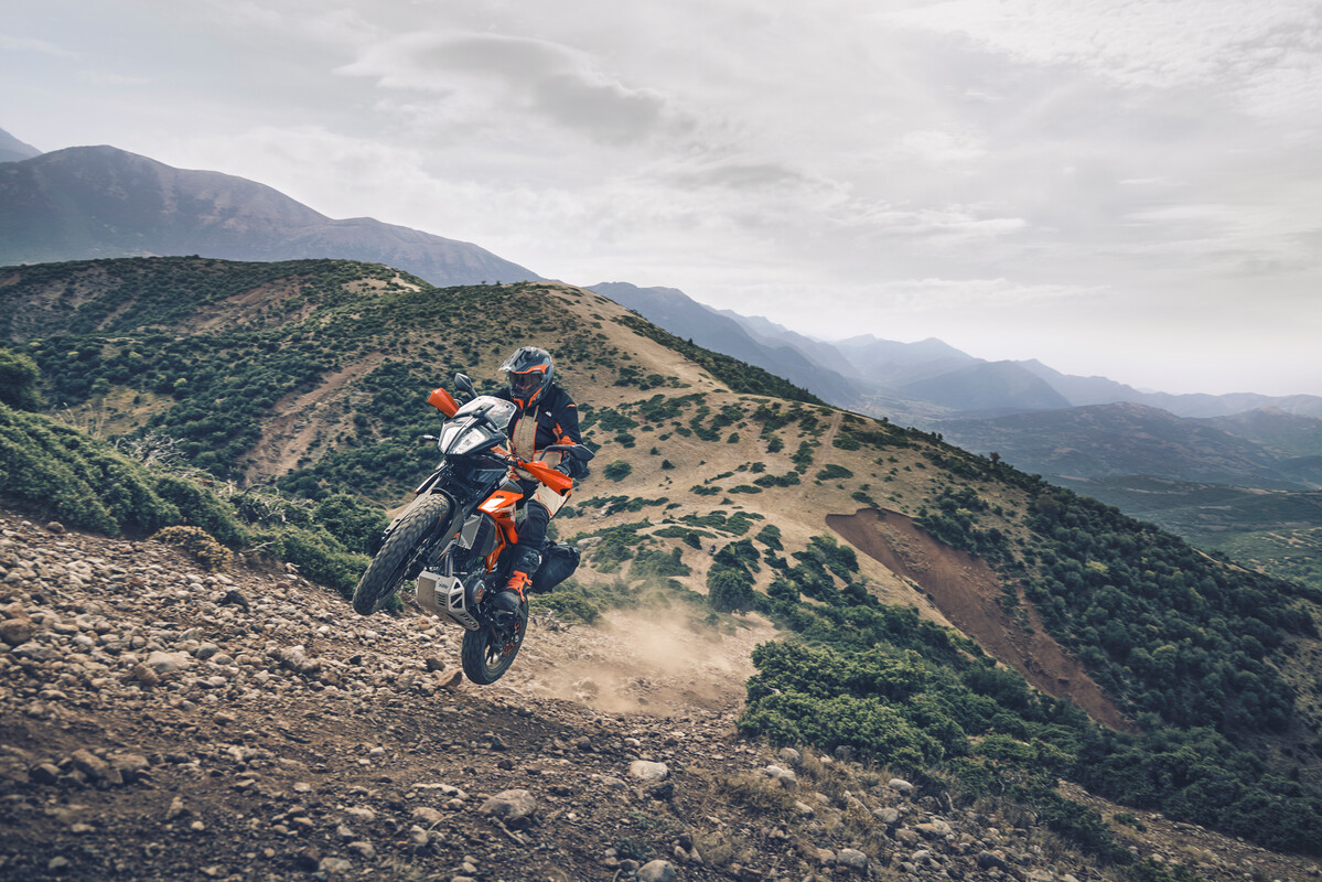 KTM News THE 2024 KTM 390 ADVENTURE BRINGS NEW COLOURWAYS ALONG FOR