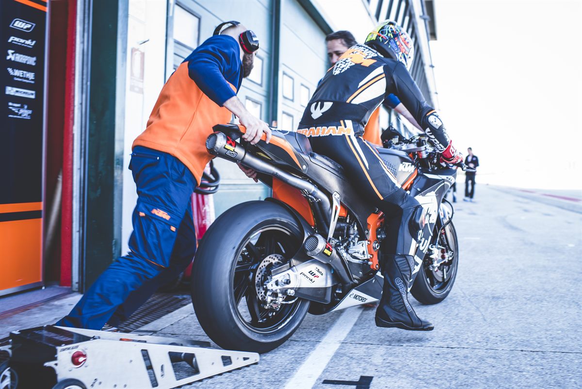 Karel Abraham & Mechanics KTM RC16 Misano 2016