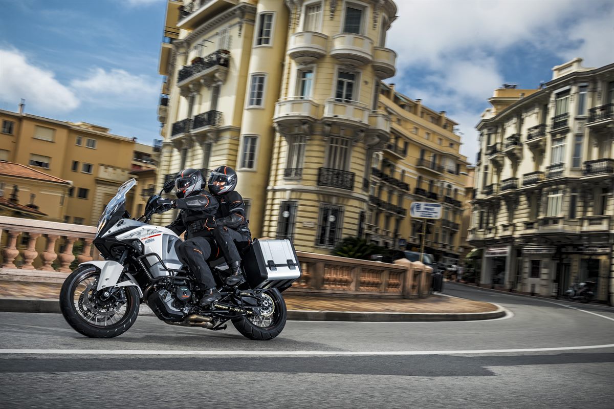 KTM 1290 Super Adventure action 1