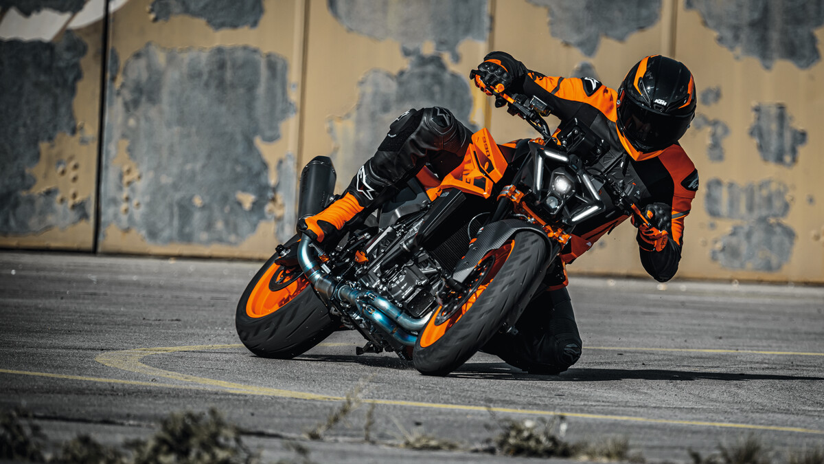 2024 KTM 990 DUKE