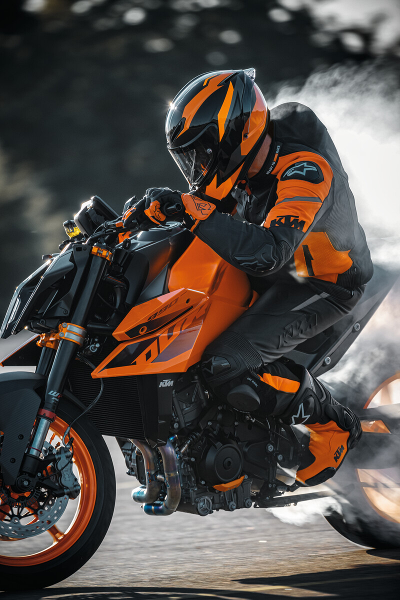 2024 KTM 990 DUKE