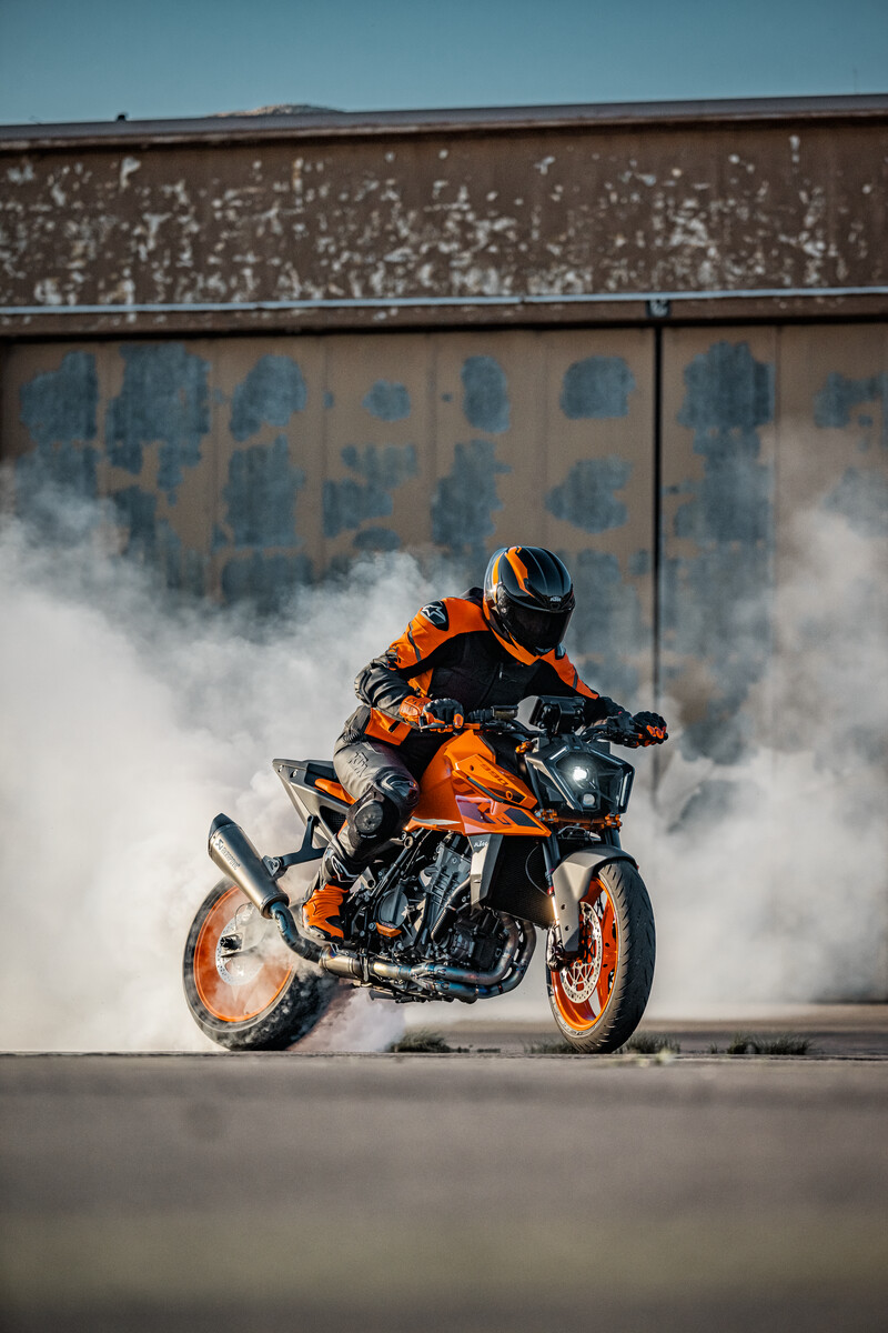 2024 KTM 990 DUKE