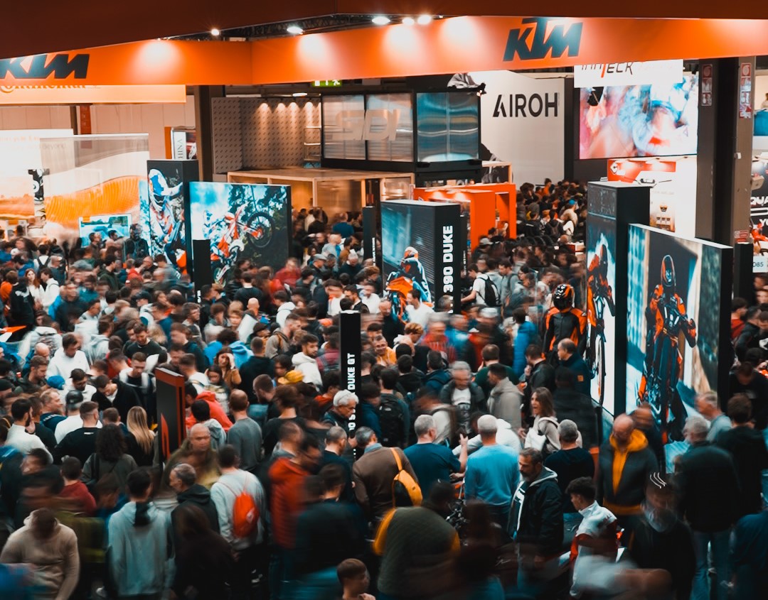 KTM_STAND AFFOLLATO