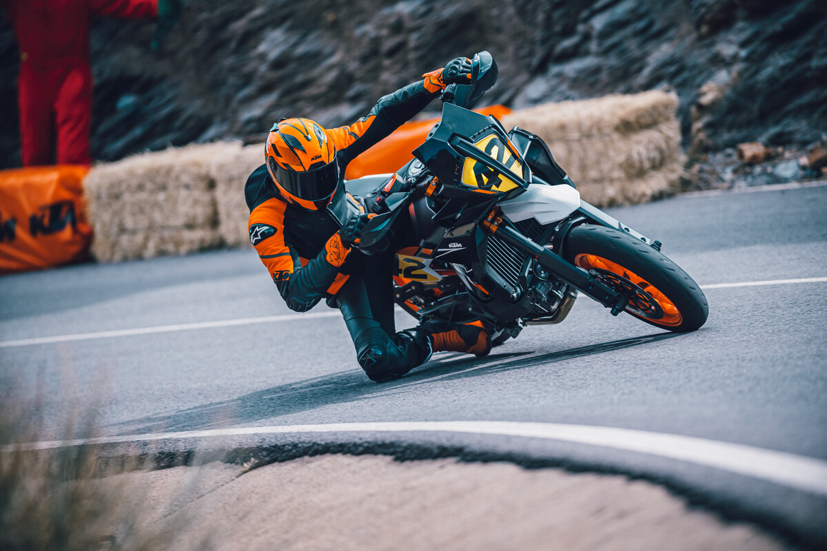 2024 KTM 890 SMT