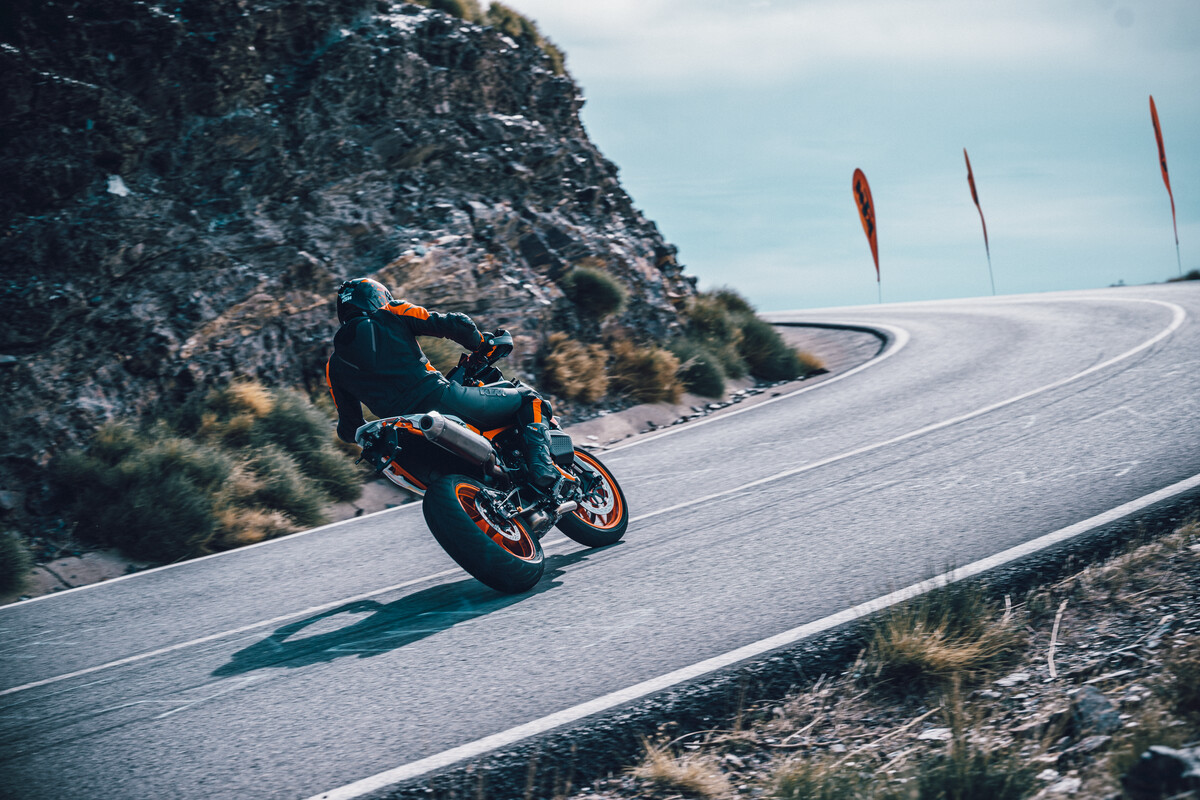 2024 KTM 890 SMT