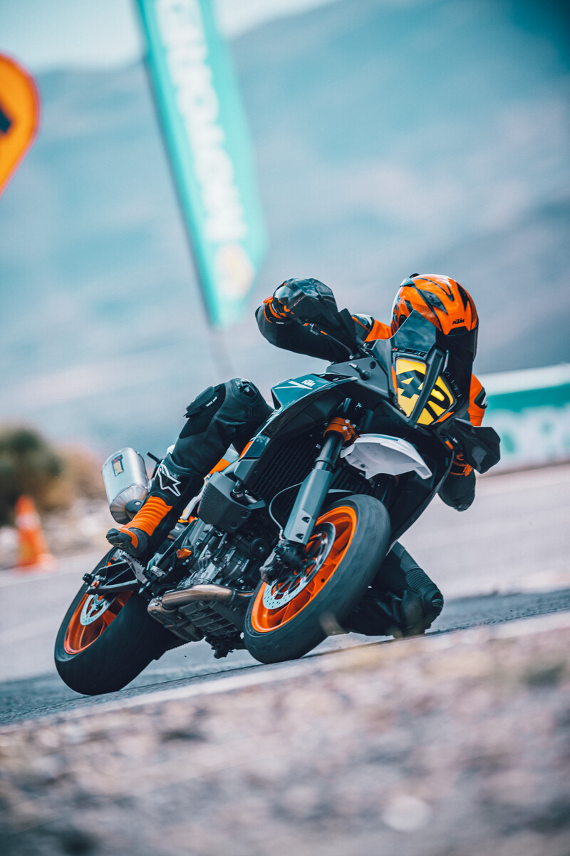 2024 KTM 890 SMT