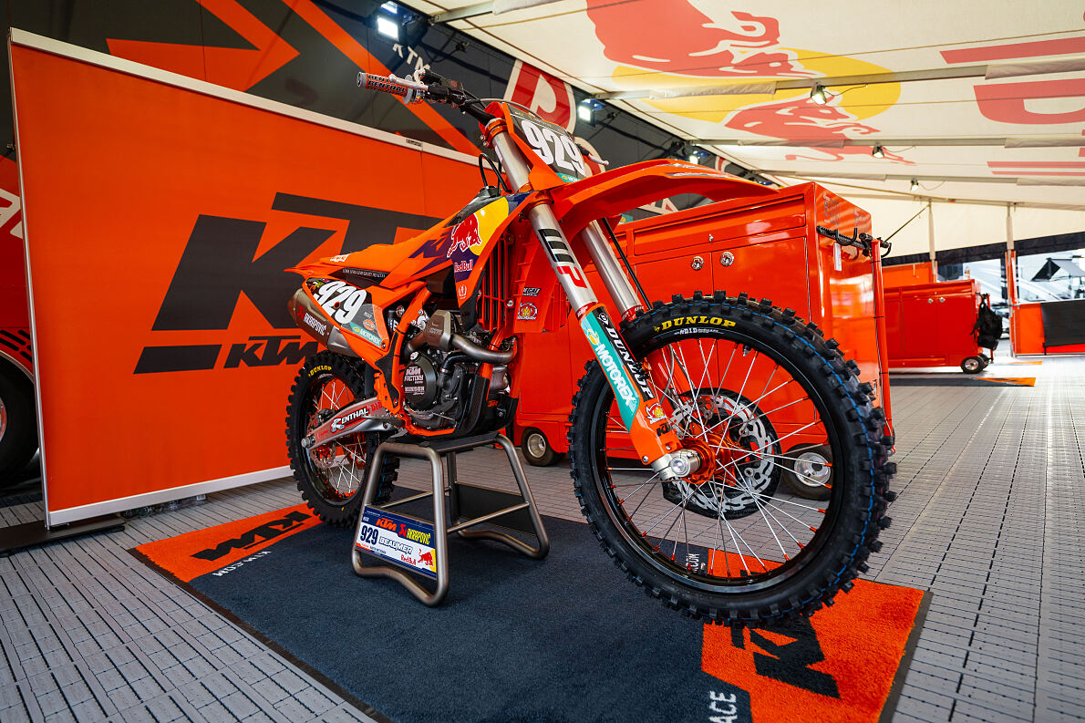 JULIEN BEAUMER 03 - KTM ORANGE BRIGADE