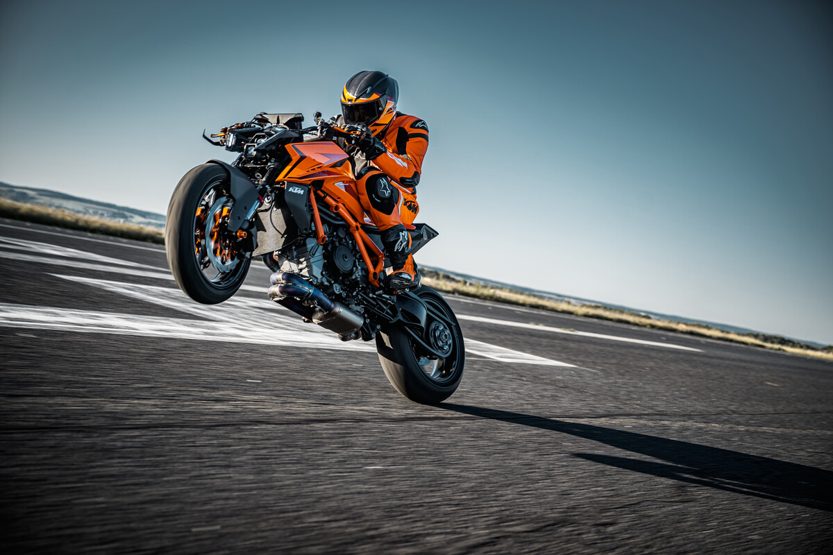 KTM 1390 SUPER DUKE R EVO（オプション装着車）