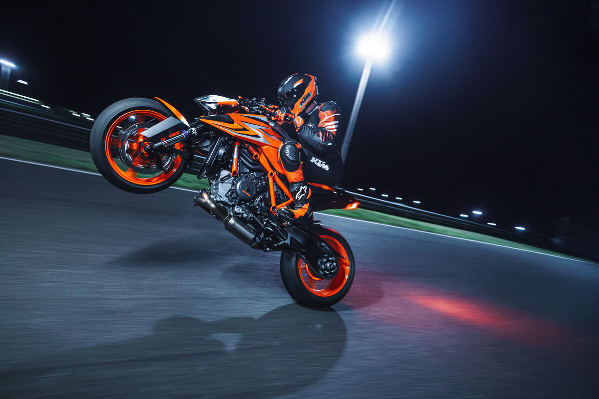KTM 1290 SUPER DUKE R EVO （オプション装着車）