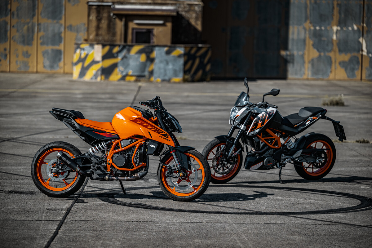 KTM 30 YEARS OF DUKE