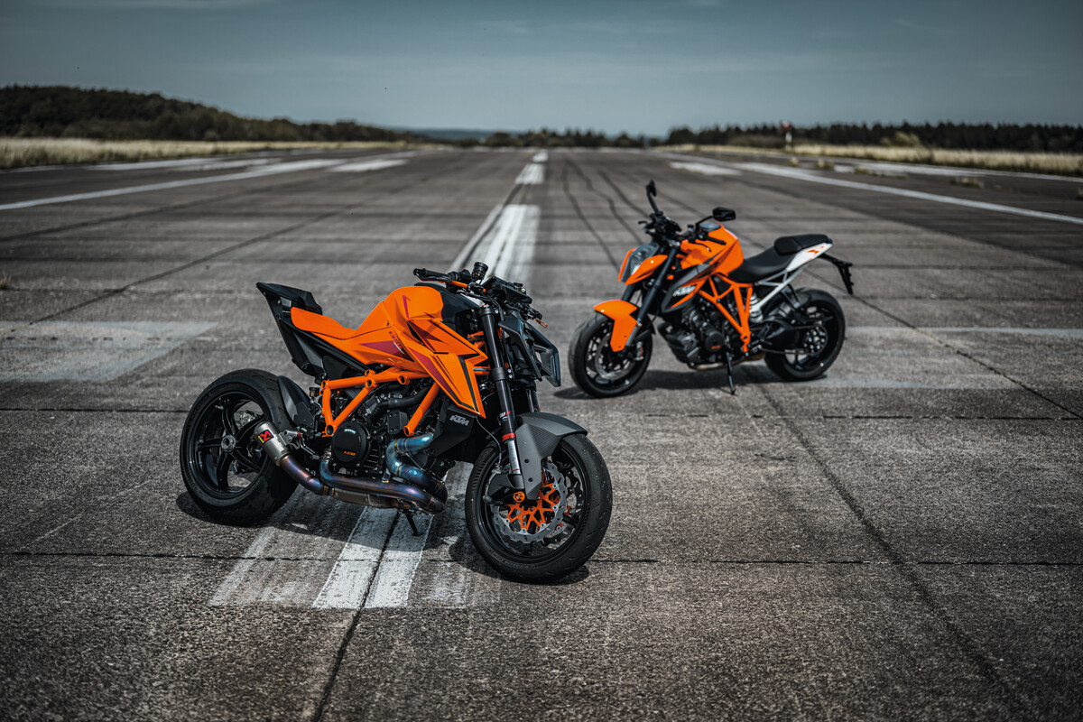 KTM 30 YEARS OF DUKE