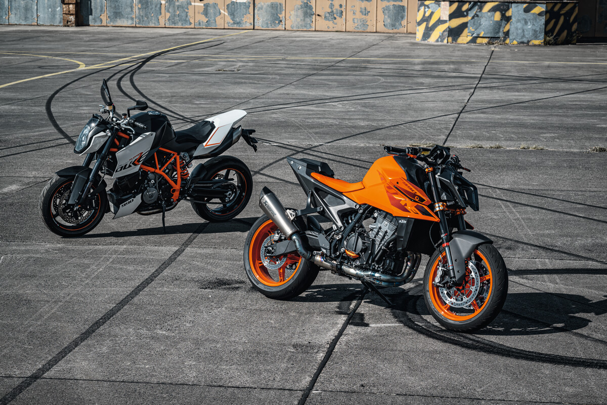 KTM 30 YEARS OF DUKE