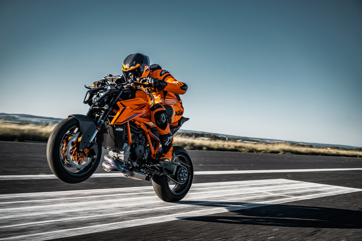 KTM 1390 SUPER DUKE R EVO（オプション装着車）