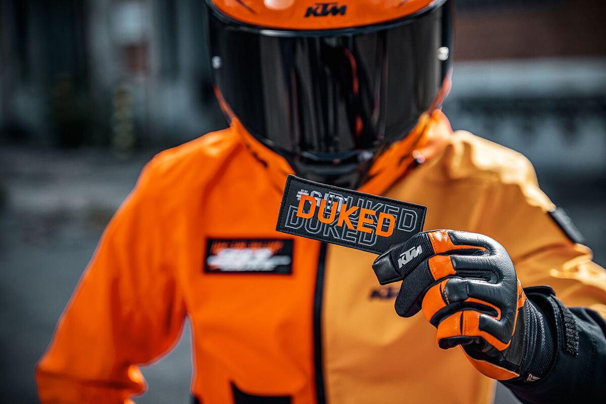 541699_MY24 KTM 390 DUKE_Static_30YEARS of DUKE COLLECTION