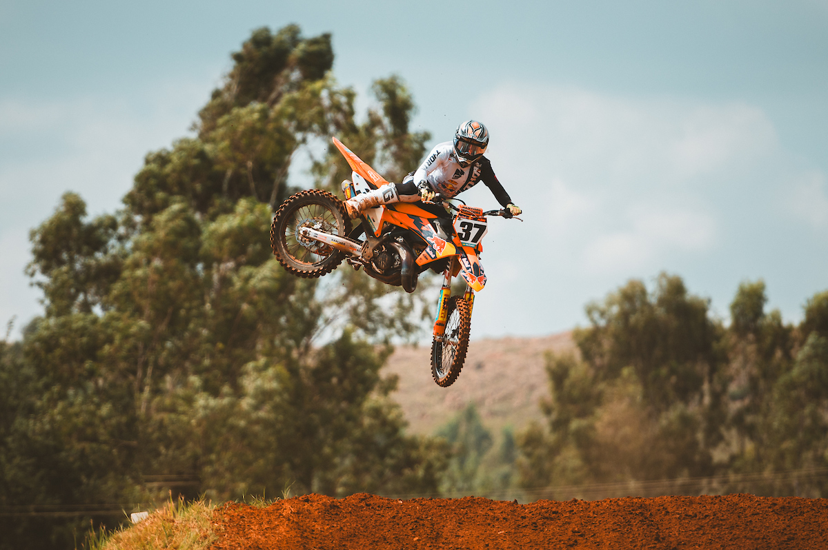 Image from the 2024 National Motocross _ Round 1 _ Legends captured by Mpho Ramathikithi for ZCMC Media-100