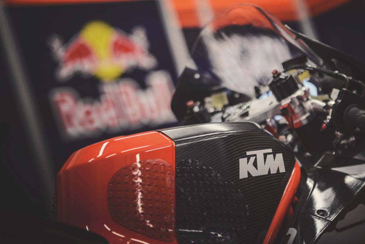 KTM RC16 Box Jerez 2016