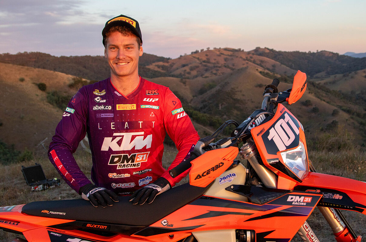 TOM BUXTON 03