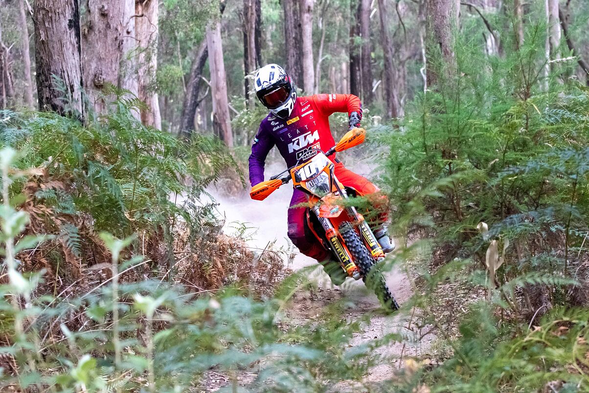 TOM BUXTON 02