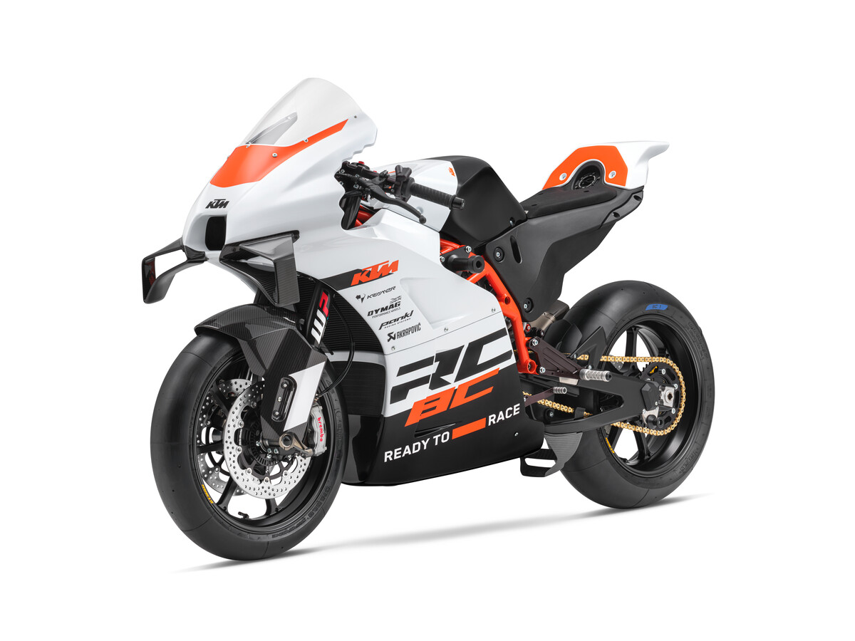 2024 KTM RC 8C STUDIO 1