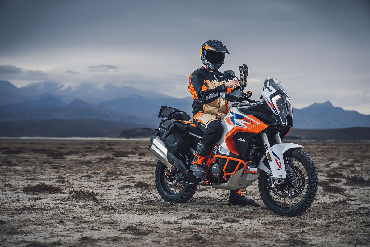 489030_MY23 KTM 1290 SUPER ADVENTURE R Static - CAT B_EU_ Global