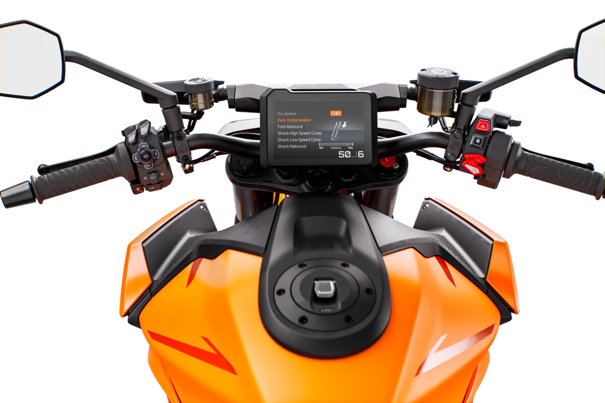561707_MY24 KTM 1390_SUPER DUKE R_EVO_ORANGE_EU_DASHBOARD_Details_Parts_DETAILS_PARTS