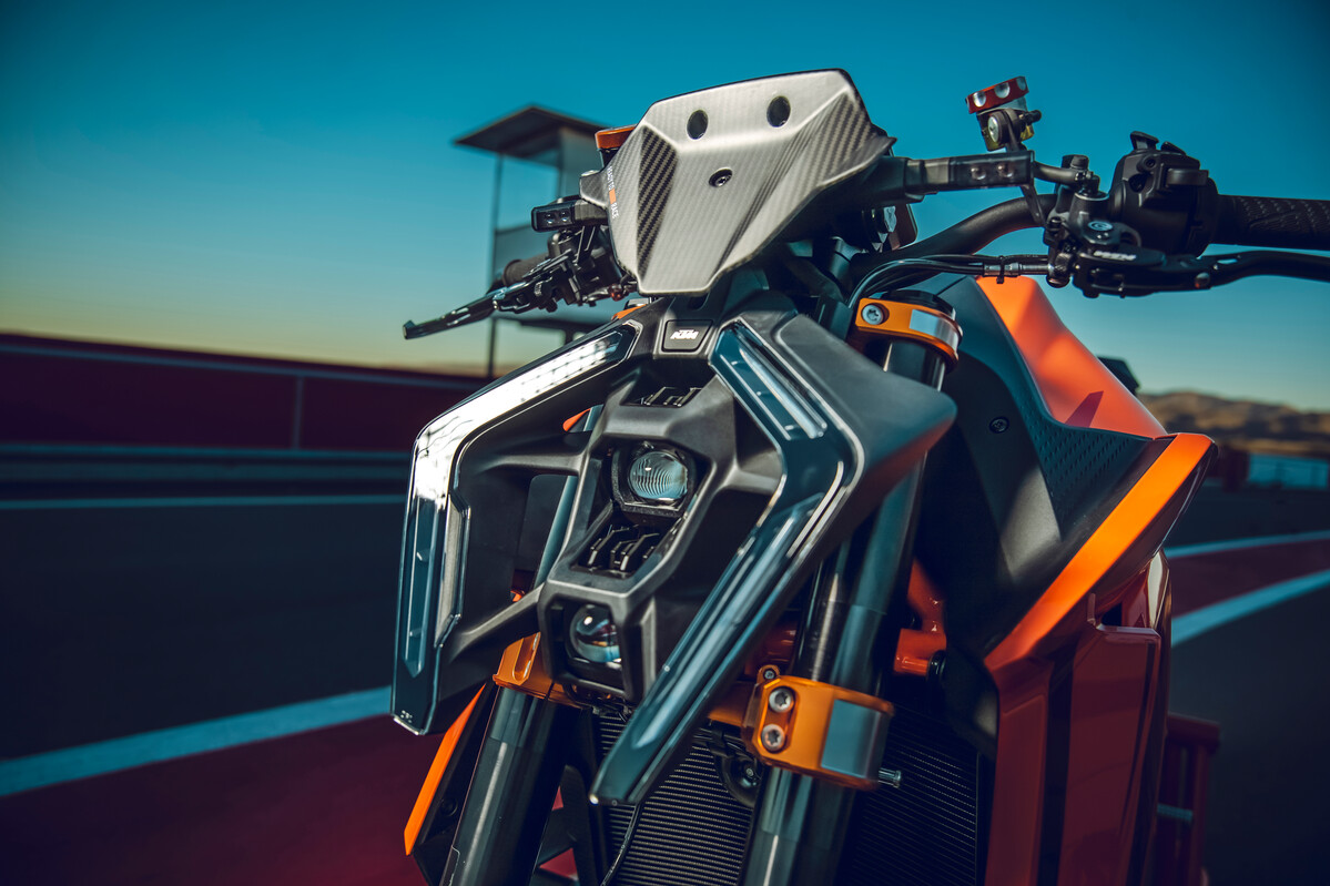 574344_MY24 KTM 1390 DUKE - Static _01_STATIC IMAGES