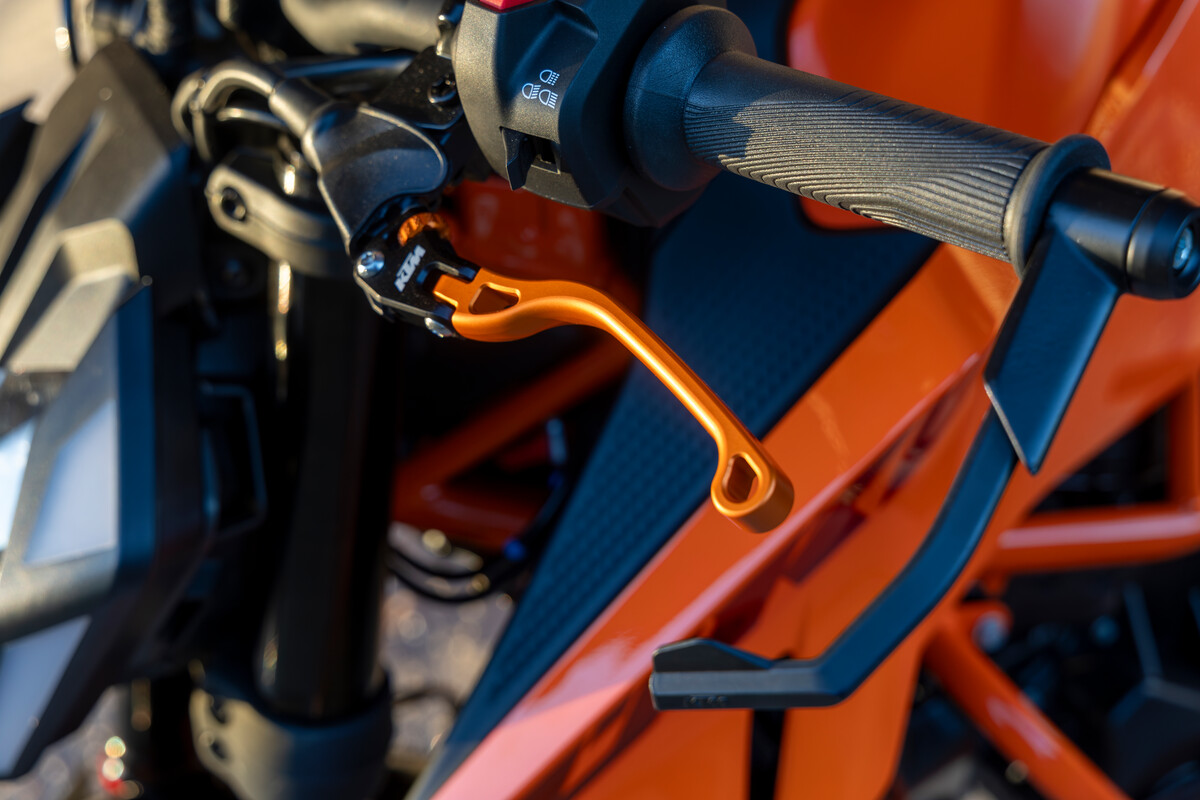 575007_MY24 KTM 390 DUKE - Static_01_STATIC IMAGES