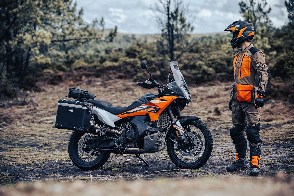 480702_MY23 KTM 890 ADVENTURE R - Static - CAT B_EU_ Global