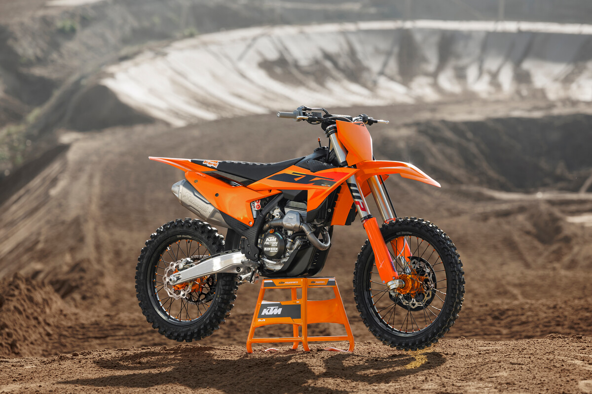 579879_MY25 KTM 350 SX-F - Static_Static_02_STATIC