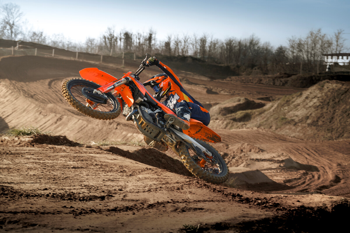 579877_MY25 KTM 350 SX-F - Action_01_ACTION