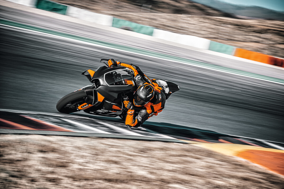 2023 KTM RC 8C-4