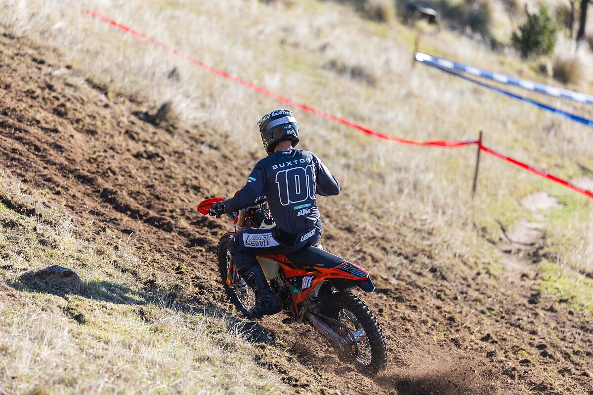 TOM BUXTON 02 - KTM - MOUNT MISERY