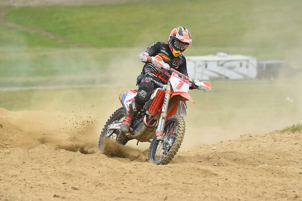 Ken-Hill_Russell-Action