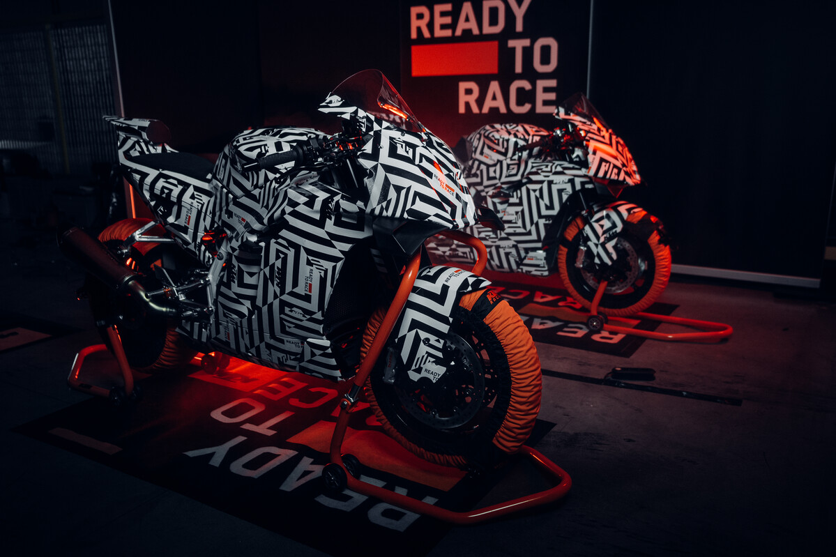 MY25 KTM 990 RC R PROTOTYPE