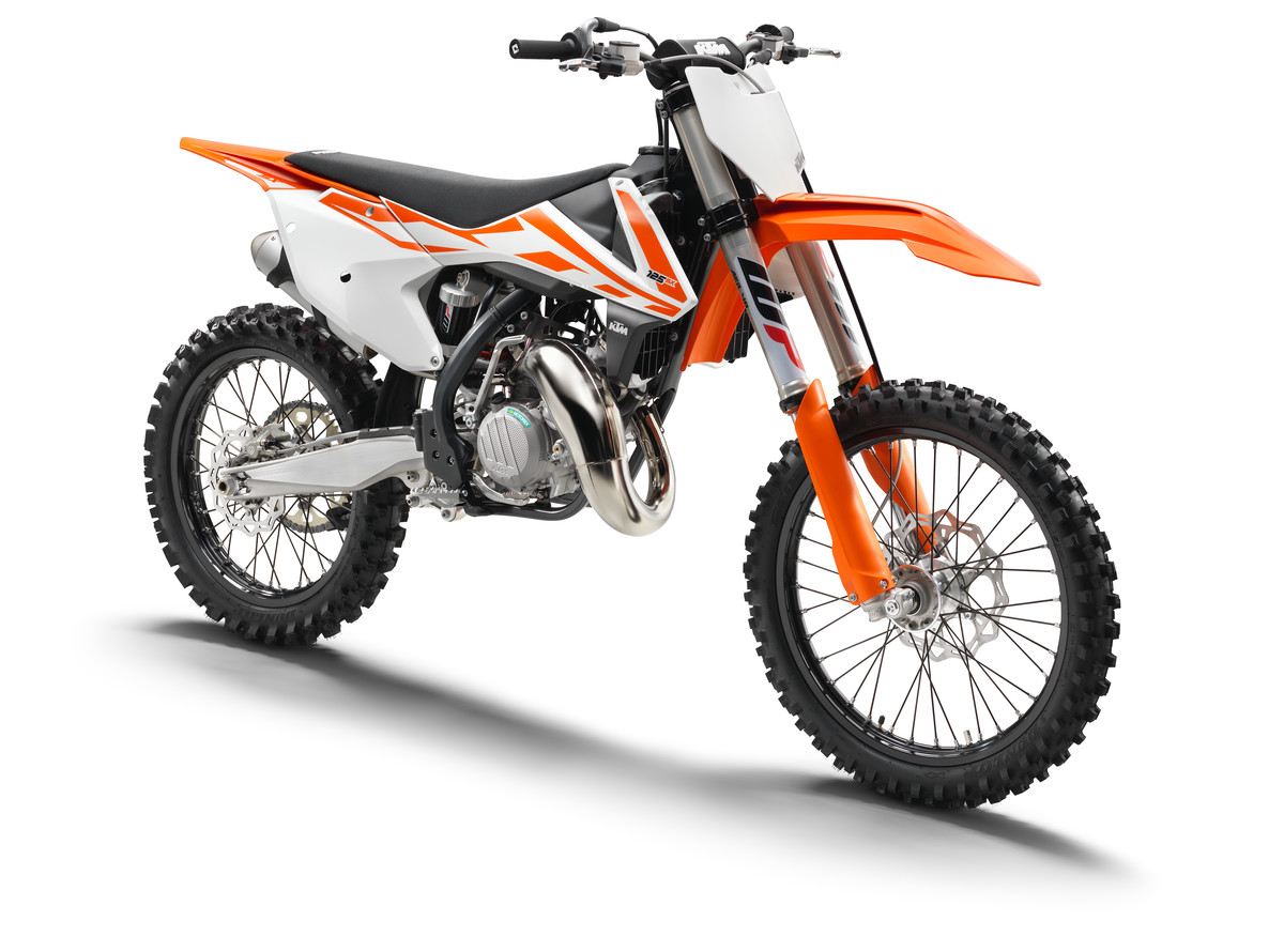 141615_KTM_125_SX_right_front_MY2017_studio