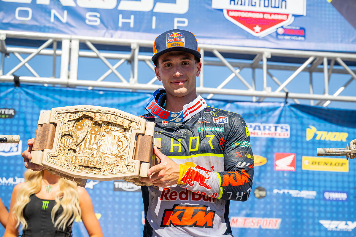 TOM VIALLE PODIUM