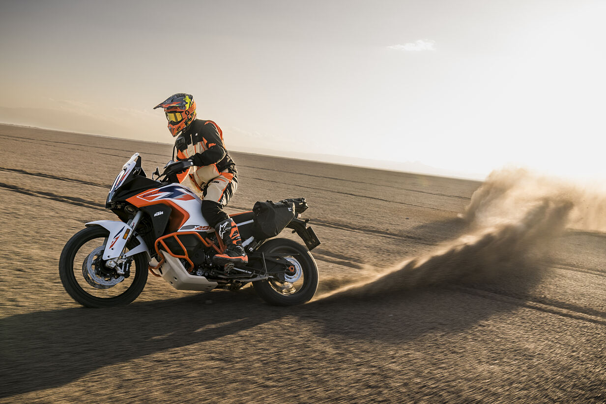 488995_MY23 KTM 1290 SUPER ADVENTURE R Action - CAT B_EU_ Global