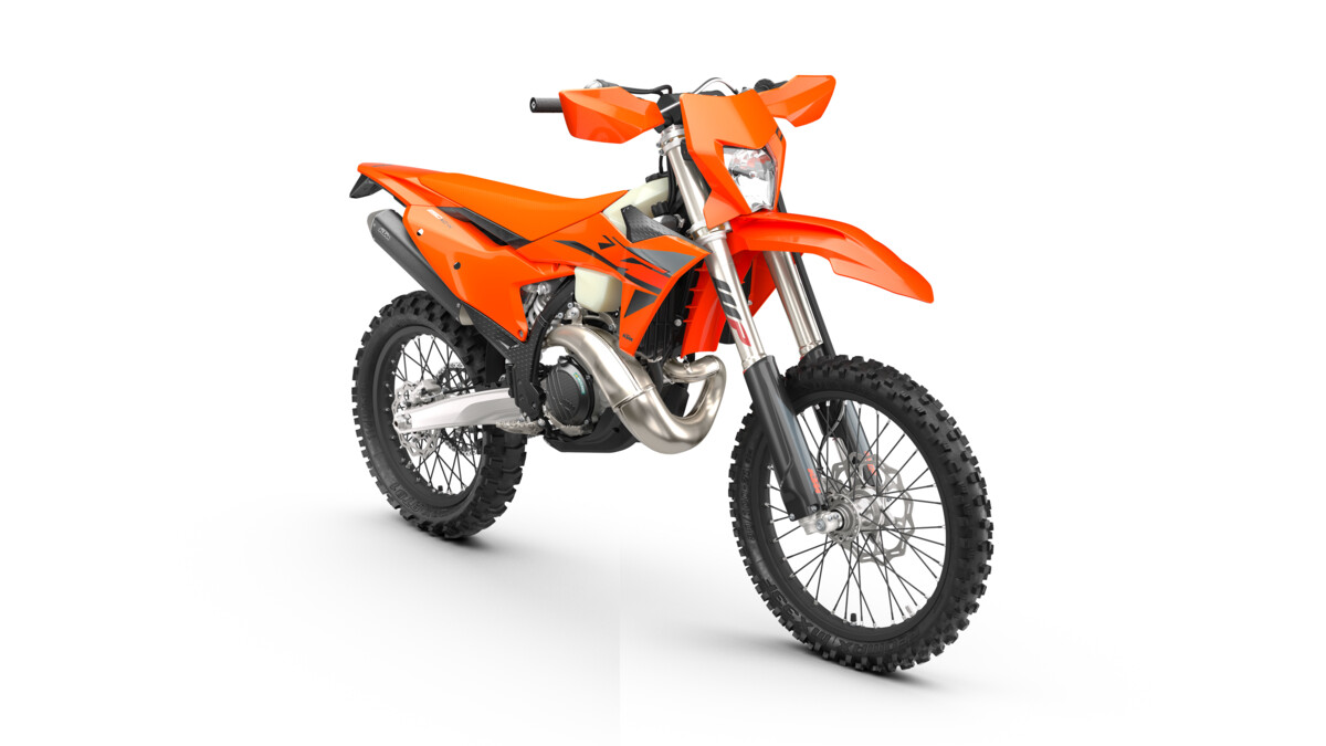 590648_MY25-KTM 250 XC-W_45-right_XC-W_USA