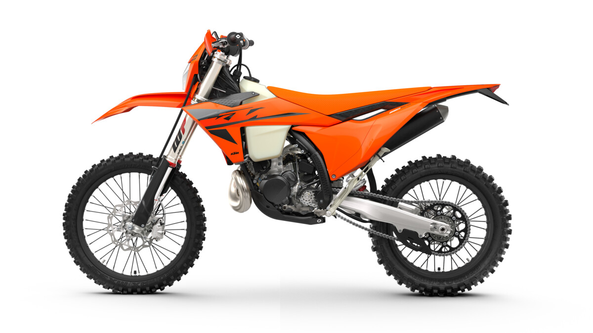 590649_MY25-KTM 250 XC-W_90-left_XC-W_USA