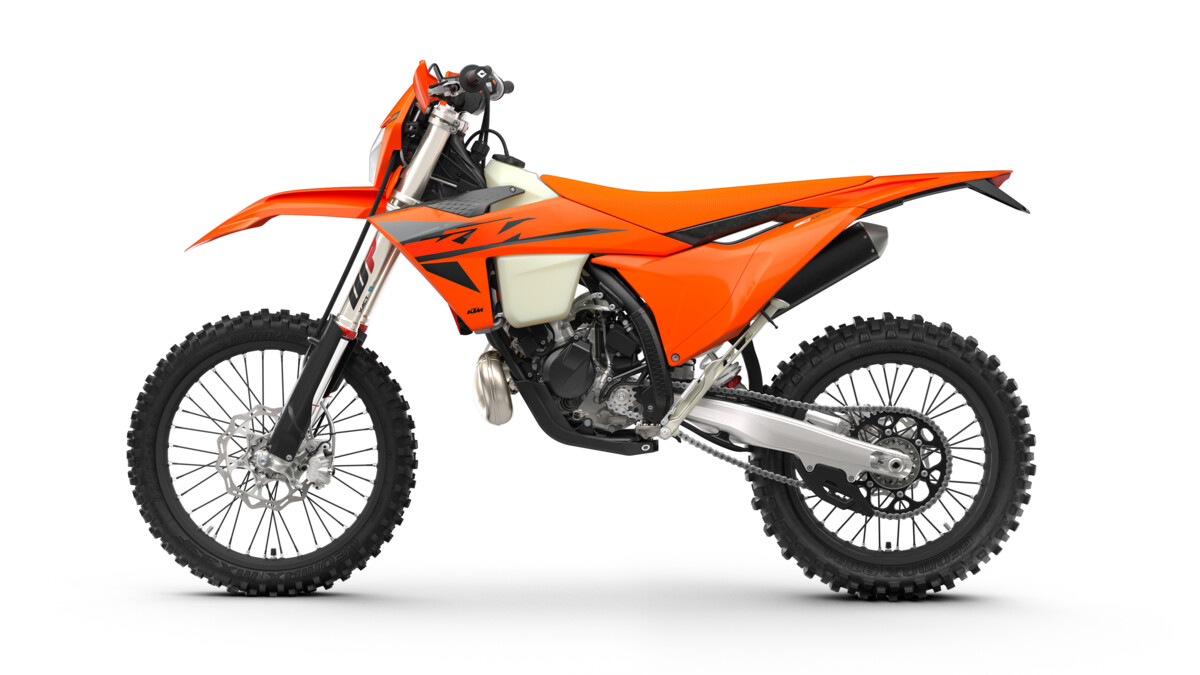 590652_MY25-KTM 150 XC-W_90-left_XC-W_USA