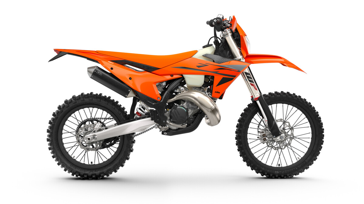 590653_MY25-KTM 150 XC-W_90-right_XC-W_USA