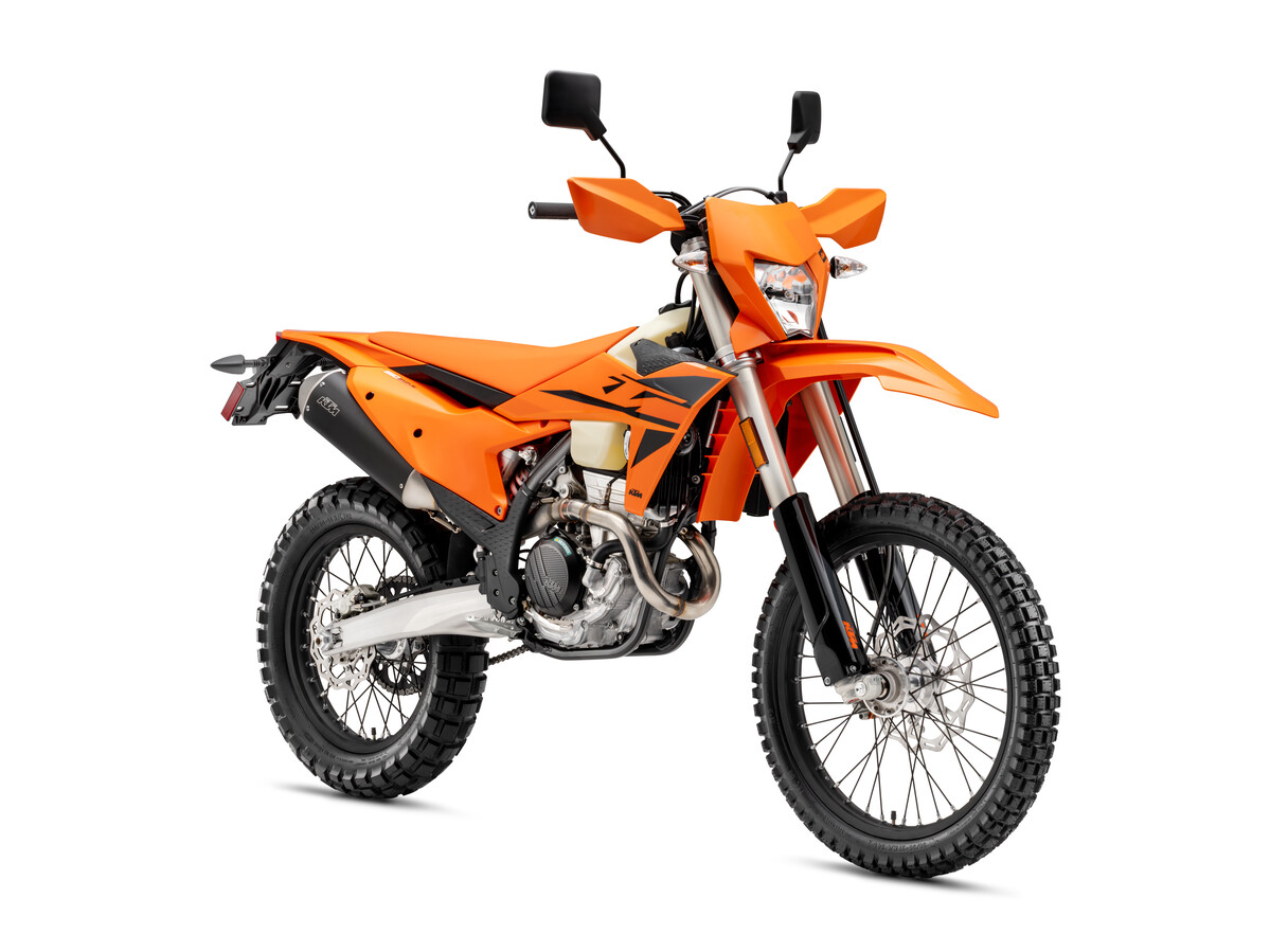 585725_MY25_KTM_350_EXC-F_45 degree front right_USA_USA
