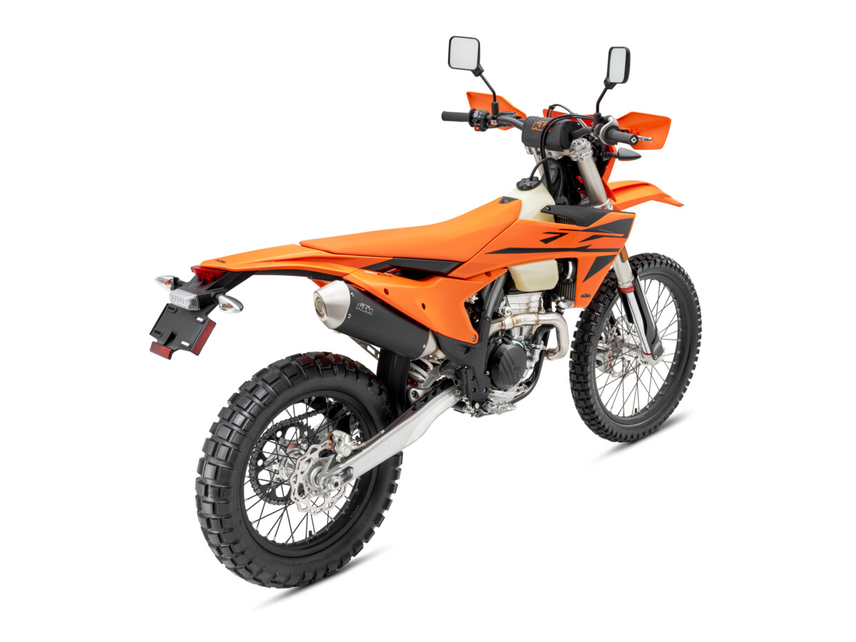585726_MY25_KTM_350_EXC-F_45 Degree Rear Right_EXC_USA