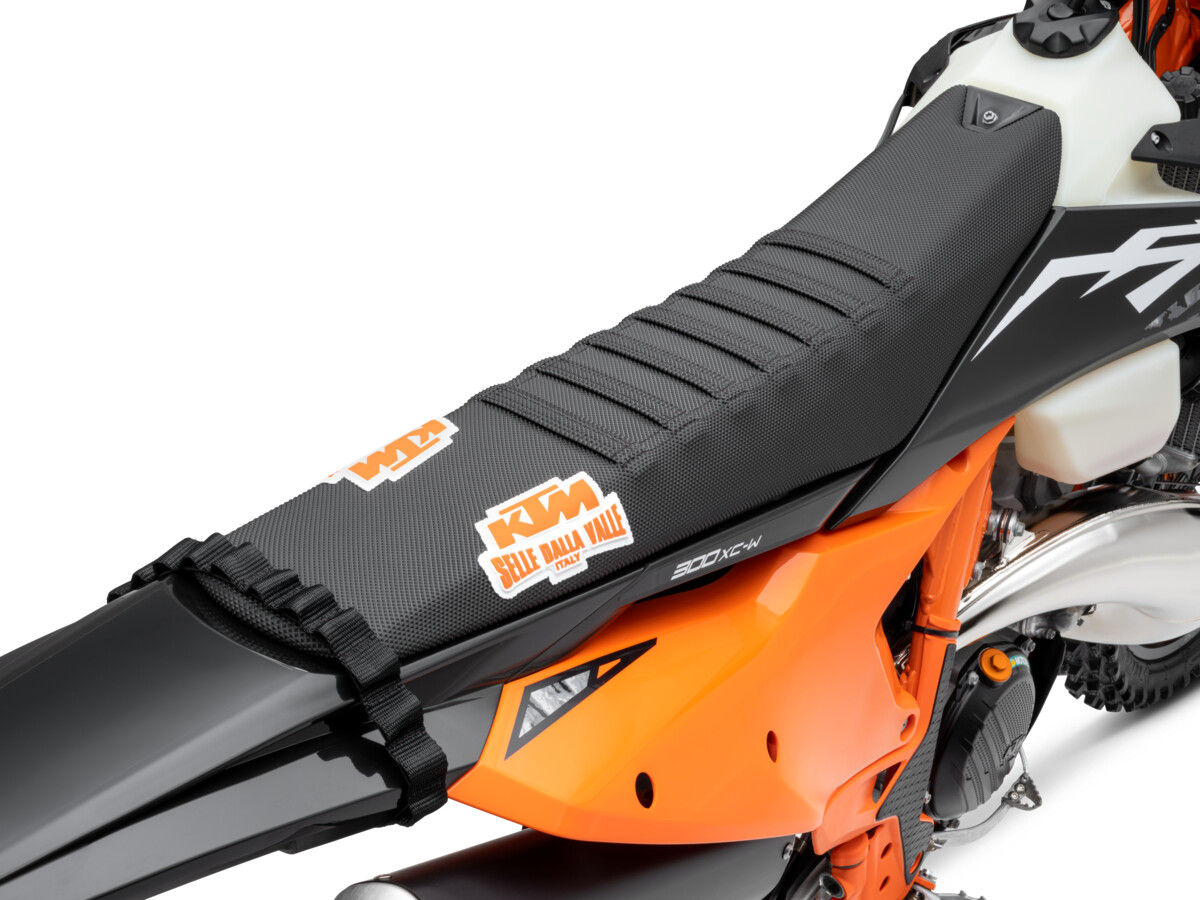 604812_2025 KTM 300 XC-W HARDENDURO_ STUDIO_HARDENDURO