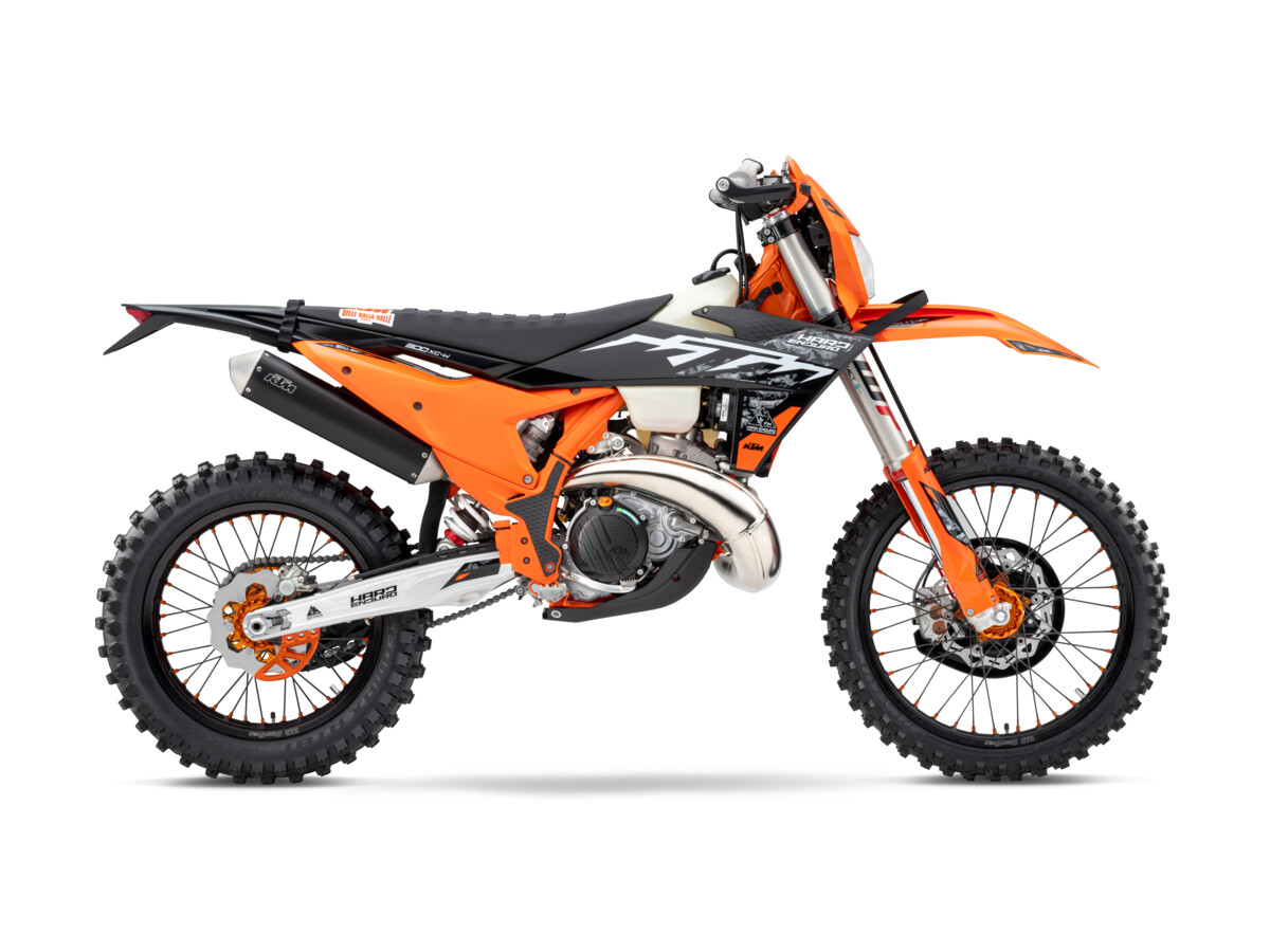 [CANADA] THE 2025 KTM 300 XCW HARDENDURO IS READY TO PUT ITS NAME TO