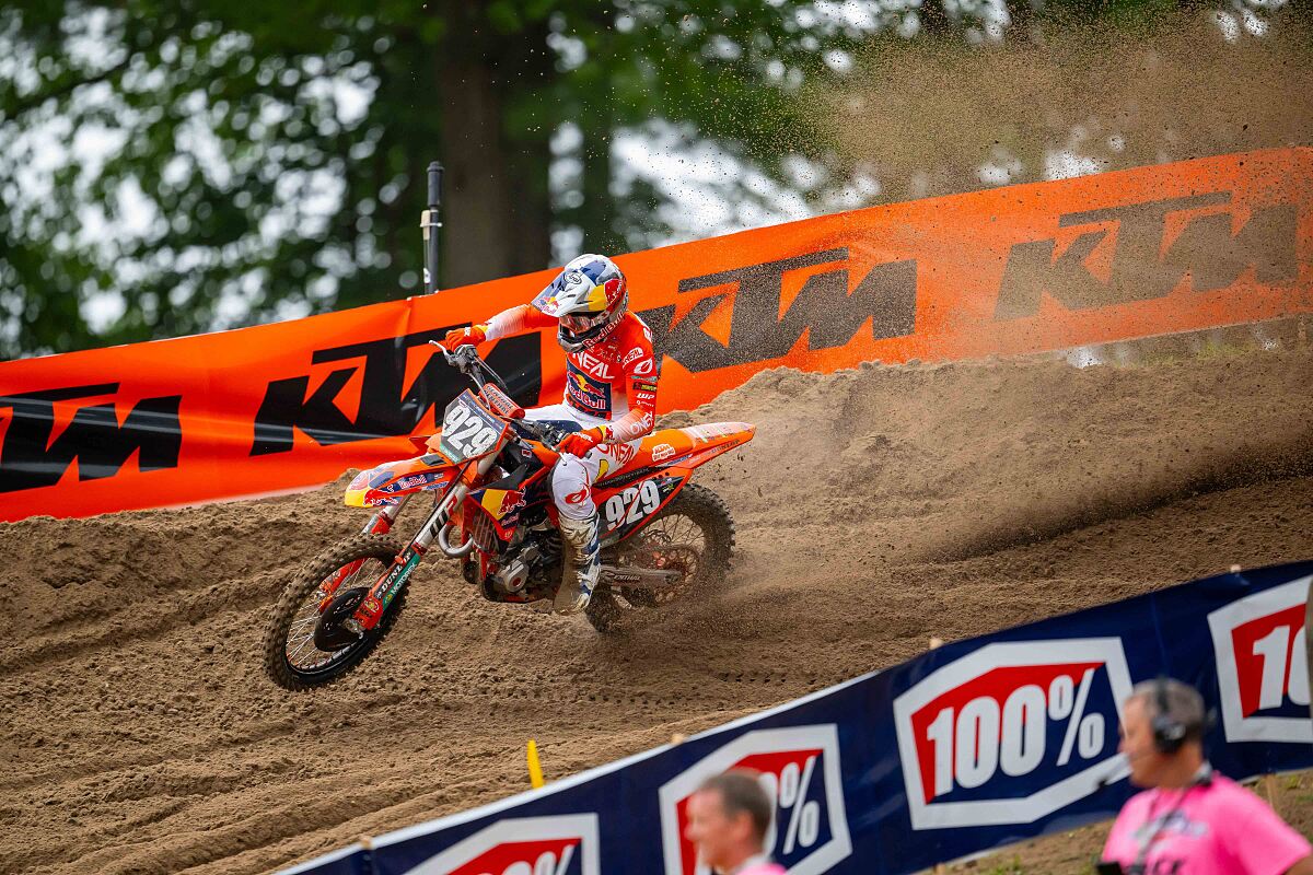 RED BULL KTM FACTORY RACING - PROGRESSIVE 06