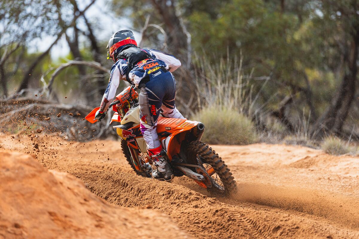 GUS RIORDAN - KTM - HATTAH 02