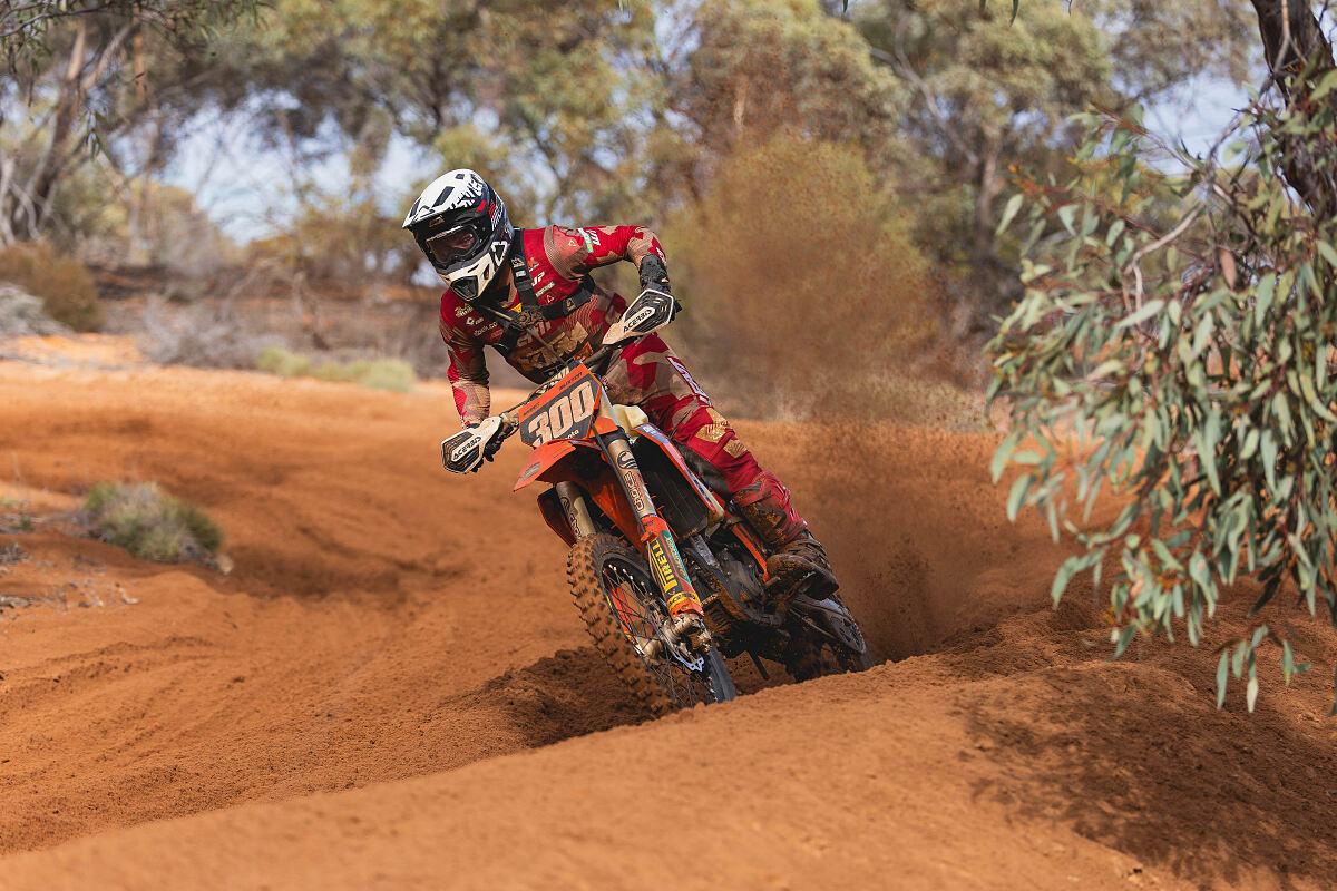 TOM BUXTON - KTM DM31 RACING - HATTAH 02